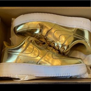 NWT Gold Air Force Ones Sz 8 Women’s